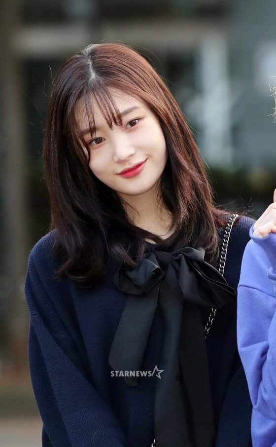 everydaykpop1's tweet photo. รูปของสาวๆ #DIA ยูนิต #BCHCS 💍 ในเช้าวันนี้🔽
[PRESS 📷] 170922 DIA 💍 BCHCS on the way to KBS Music Bank rehearsal (2) https://t.co/qHFqs9nlmG