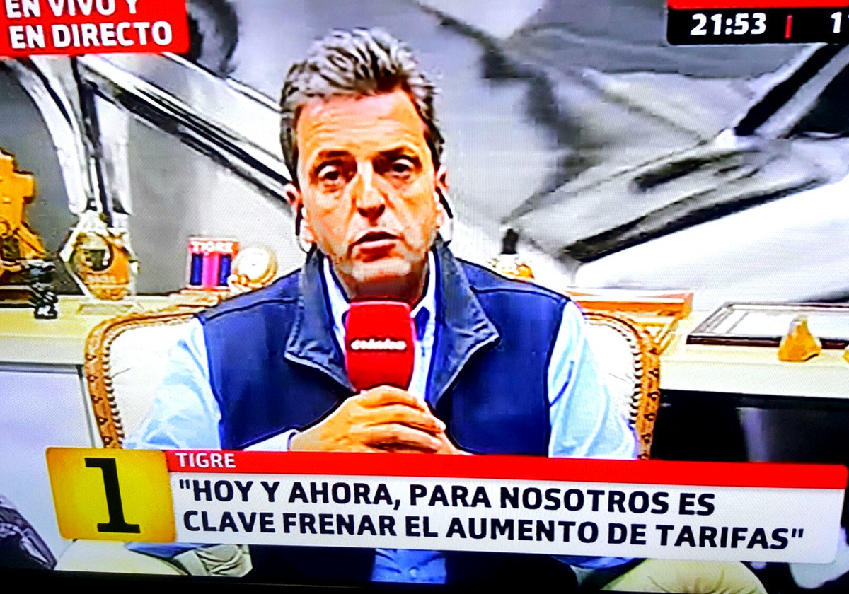 AngelAcosta_R1's tweet photo. @SergioMassa 
"Hoy y ahora, para nosotros es clave frenar el aumento de tarifas" https://t.co/lpIcHX8rfc