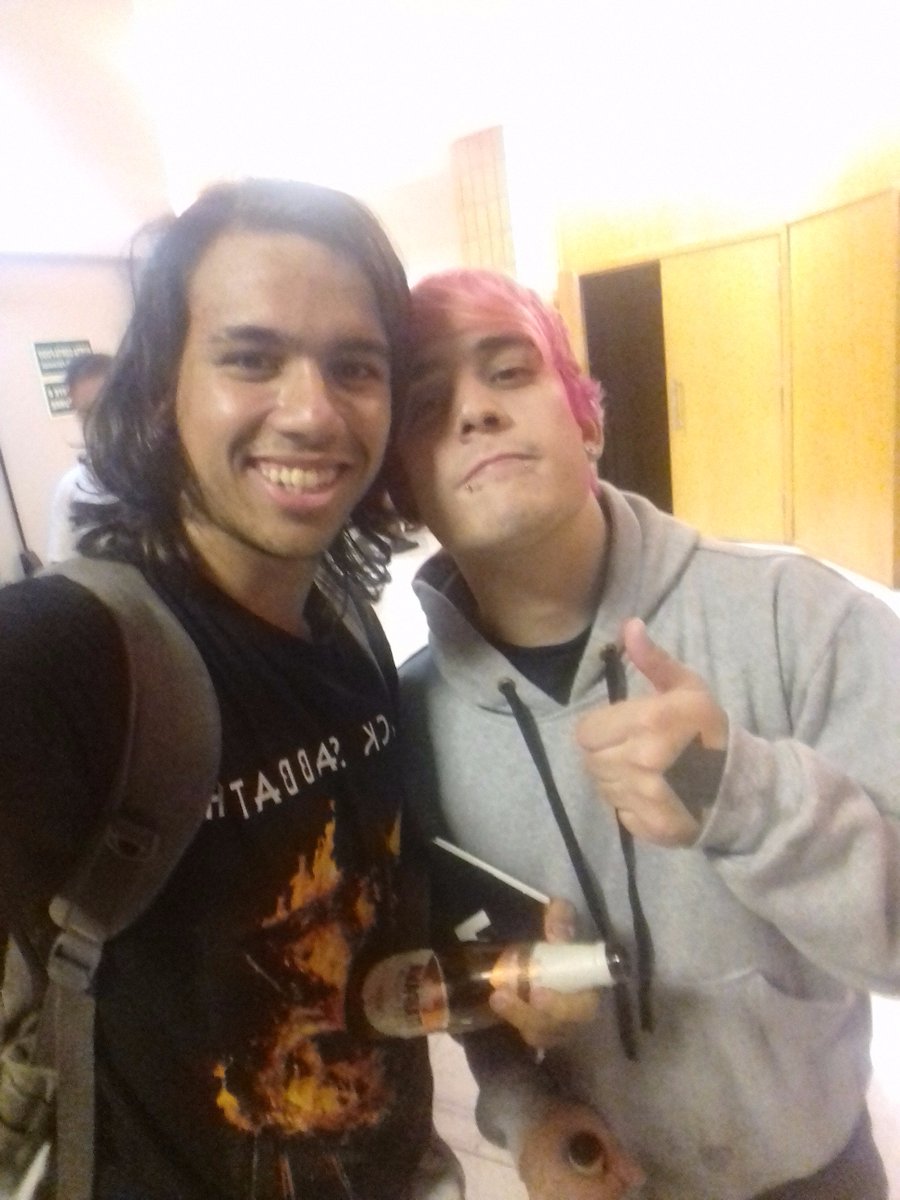 Handallleite's tweet photo. O que posso falar dele? Se toda vez que encontro ele me trata como um irmão ou amigo? Kra vc mudou e muda minha vida td dia @mateiformiga https://t.co/73rpSmYIxW