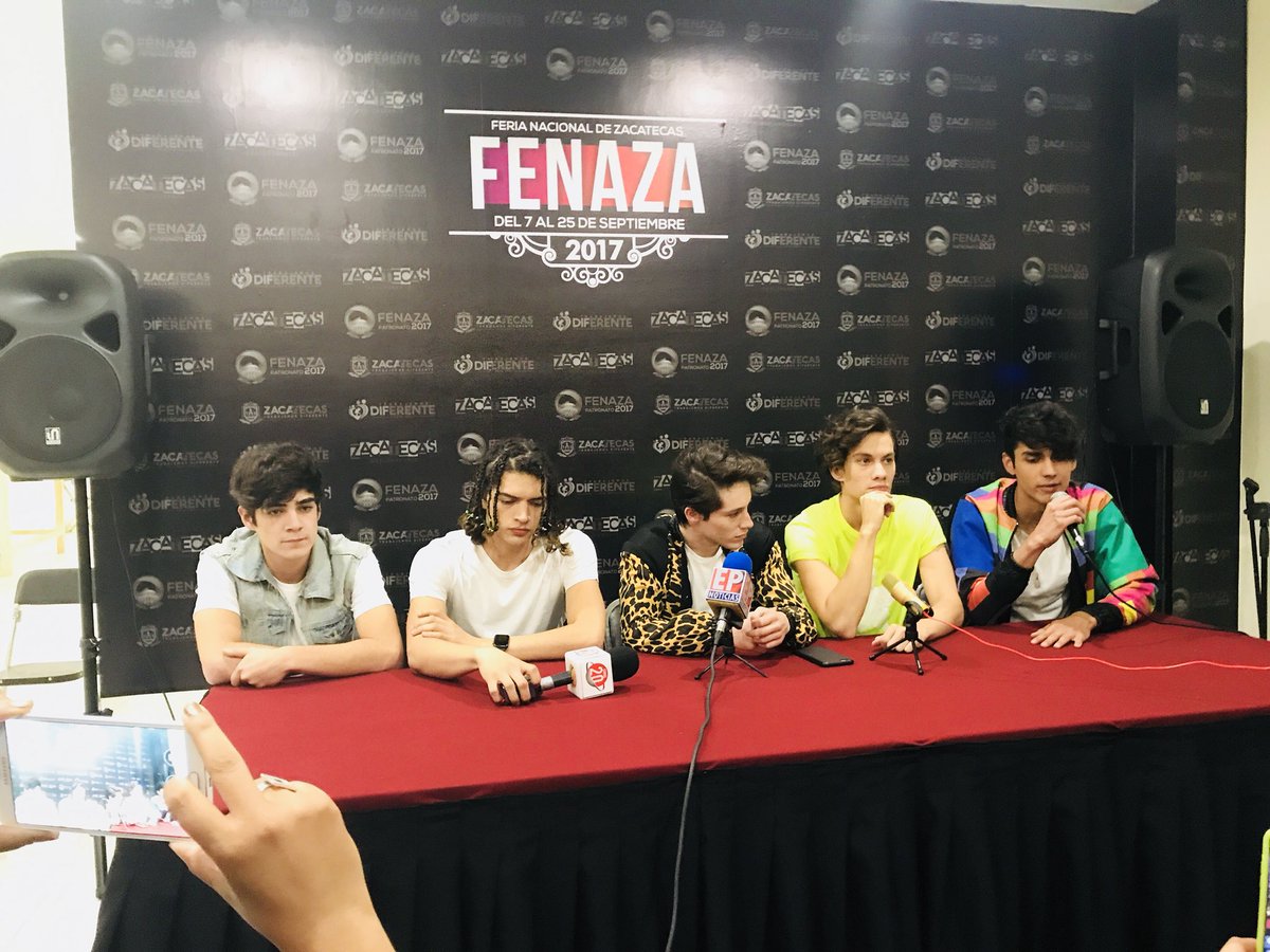 feriazac's tweet photo. @CD9 atiende en estos momentos a los medios de comunicación de #Zacatecas, previo a su presentación en la #FENAZA2017 https://t.co/XoGGns0TJu