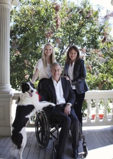 JusticeWillett's tweet photo. This is @OreoAbbott, the First Doggo of Texas.

Oreo passed away today at age 13.

She was a very good girl. https://t.co/tHAtV3ka8K