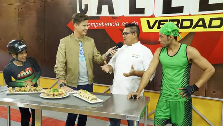 JairoTopChef's tweet photo. Compartiendo un momento #Calle7   #TopChefSV https://t.co/ticPscYR8z