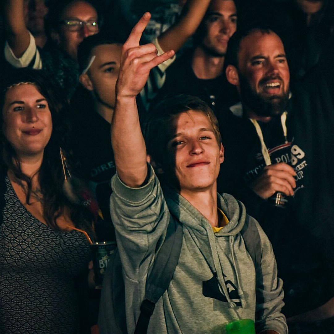BIRDFESTIVAL17's tweet photo. #Birdfestival #festival #mazeray #beaufief #concert #été #summer @departement17 @toonzshop23 @BIRDFESTIVAL17 https://t.co/b5ObVtBWbf