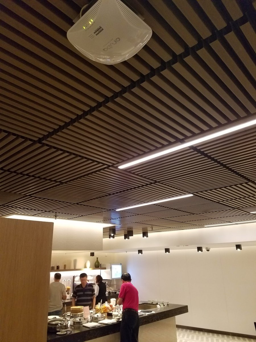 1st class lounge experience at Singapore Air Krislounge. #iSpyWiFi - <a href="/ArubaNetworks/">arubanetworks</a> .11ac
