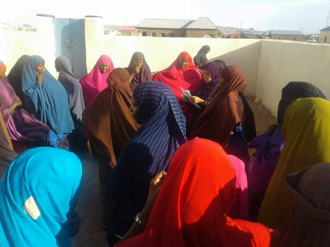 UNFPA_SOMALIA's tweet photo. Supporting reproductive health outreach campaigns 4 marginalized populations in Hingalool #Somaliland with funding from #Japan @MofaJapan_en https://t.co/GzOdqBPKNC