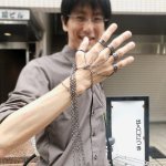 どう見ても厨二病! ＨＵＮＴＥＲ×ＨＵＮＴＥＲクラピカの鎖を付けて電車に乗った猛者が現る!