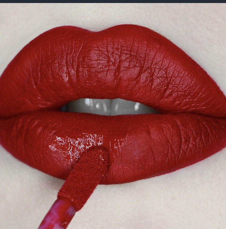 ChicByShalom's tweet photo. 'Mua Caliente β€οΈπsmooth everlasting liquid matte lipstick #makeup #ChicByshalom #lippie #redlips #rickysnyc #mua# @zodiea https://t.co/pC2ITXYVkM