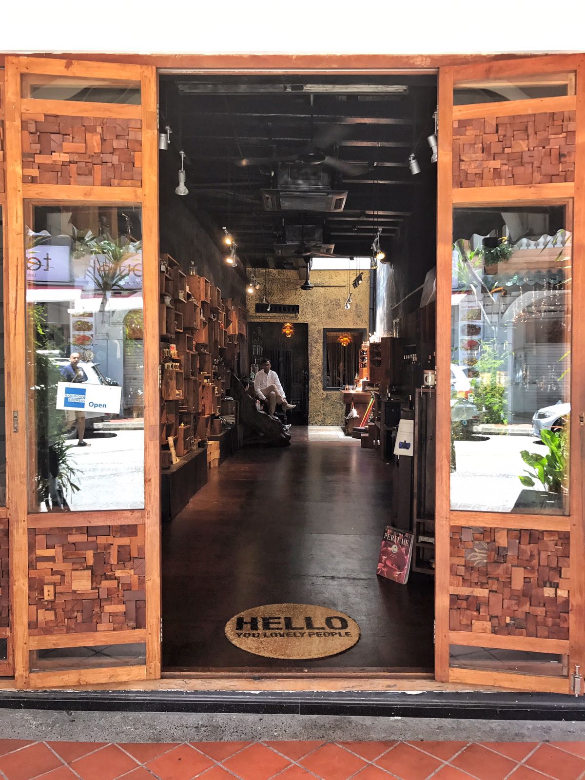 Andaz Singapore Old And New Blends In Perfect Harmony At Sifr Aromatics Created By Sg S Oldest Perfume Business Jamal Kazura Aromatics Meetourneighbours T Co 7btndewhac Twitter