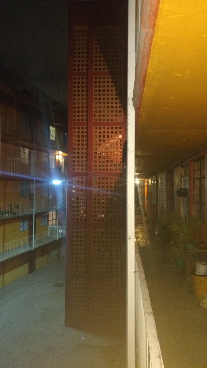 grupo_secom's tweet photo. @mikel_ocejo Es la trabe y columna de acceso al edificio el daño está en el segundo piso https://t.co/oK9ZjNdeIx