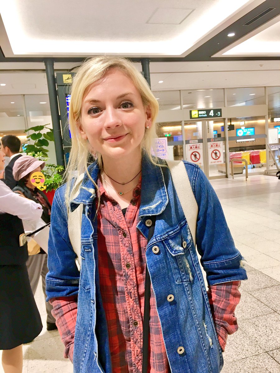 ハリコン Hollycontokyo على تويتر エミリー キニーさん 無事に北海道に上陸です ハリコン Emilykinney Twd