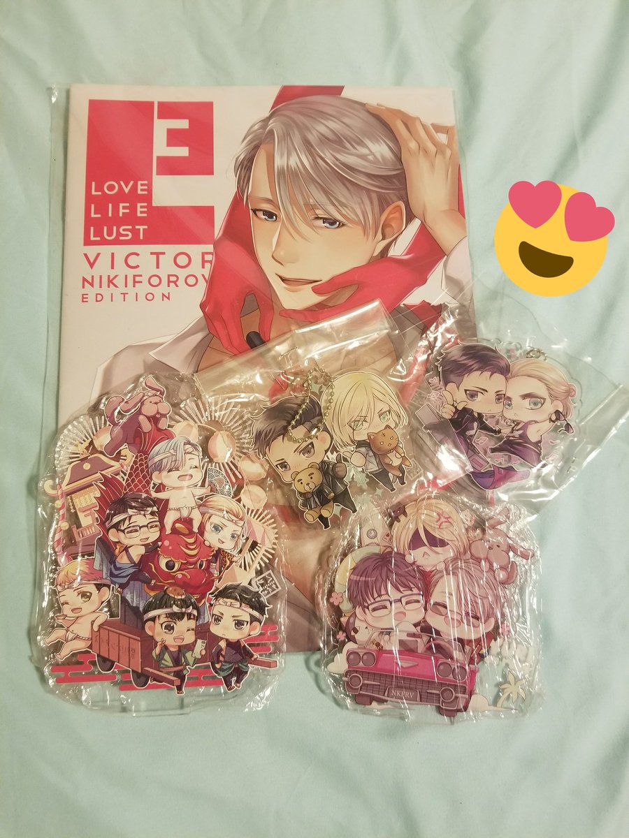 Spicenee's tweet photo. Got my order from @shirou_yuki and my zine from @nextlevelzine !!!! Can't get over how amazing they are! https://t.co/5W5rEgtU5t