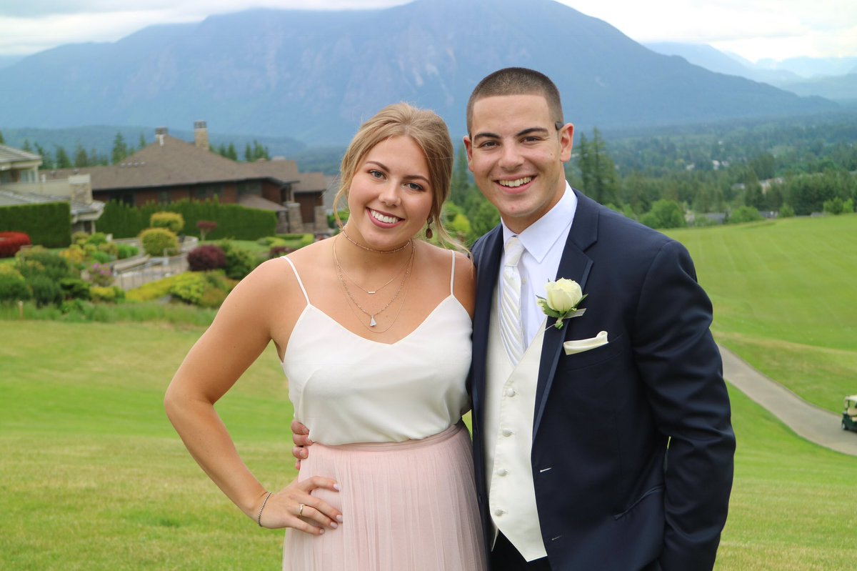 max_bonda28's tweet photo. Huge birthday shoutout to this girl!🎉 gonna miss you looking out for me! Miss you and much love Mom ❤️ https://t.co/NsynkSaCc6
