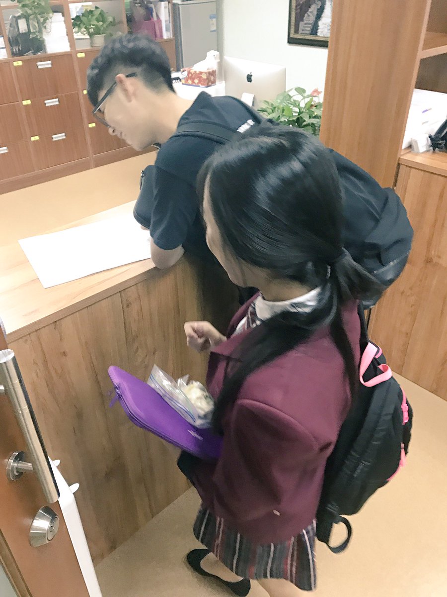 cdmaclellan's tweet photo. Caught some students creeping to see who their supervisor might be... #myCISB #MYP #personalproject #eagerstudents https://t.co/e0fJGQFXSx