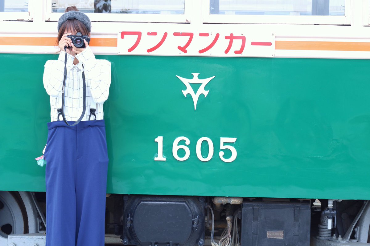 ikupon__321's tweet photo. 素晴らしく、カメラ構えてる写真しかないなあ ◎◎
#カメラ好きな人と繋がりたい 
#ファインダー越しのわたしの世界 https://t.co/xE7kDxUkpD