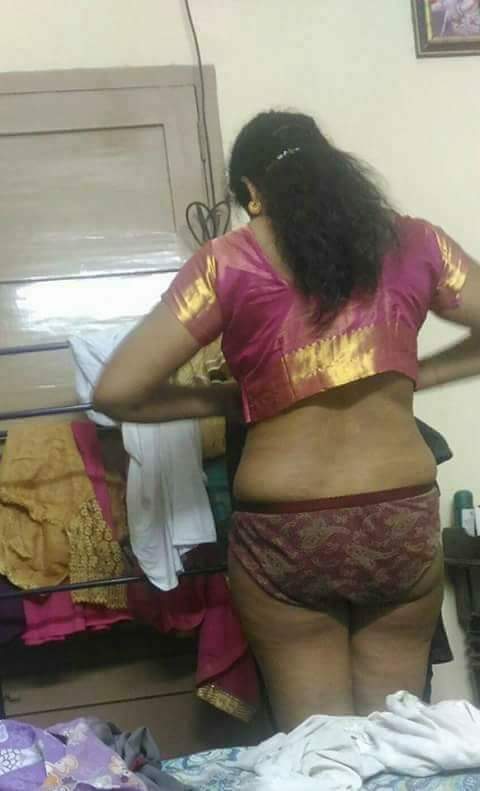 reshmakutty1998's tweet photo. இப்போ தான் function-க்கு போய்ட்டு வந்தேன். dress எல்லாத்தையும் அவுத்துட்டு  Freeya  இருக்க போறேன் https://t.co/qJbagUAzhR