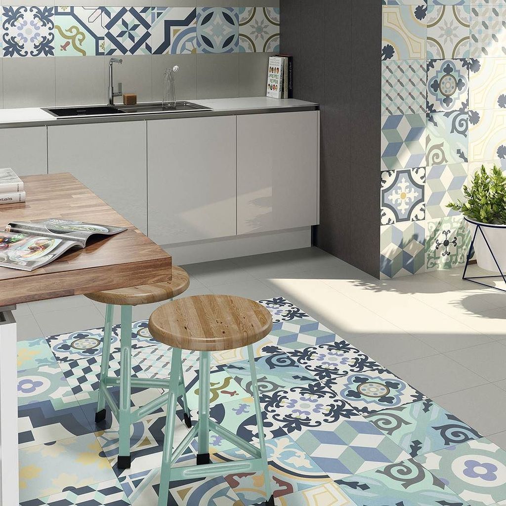 REALONDA1952's tweet photo. Hanoi Blue #Realonda #porcelain #porcelainart #ceramicart #ceramics #tile #tileaddiction #interiordecor #design #d… https://t.co/XaDFFDMt0F https://t.co/t7Hsk2Ohu2