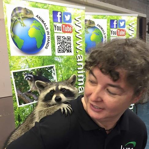 AnimalsinHands's tweet photo. #HappyFriday @cwconclub @Grimesygrimes @jbboats #animalworkshops #animaleducation #minizoo #myzoo #animalman https://t.co/4qMhpIMflY https://t.co/sa9MVC8y2V