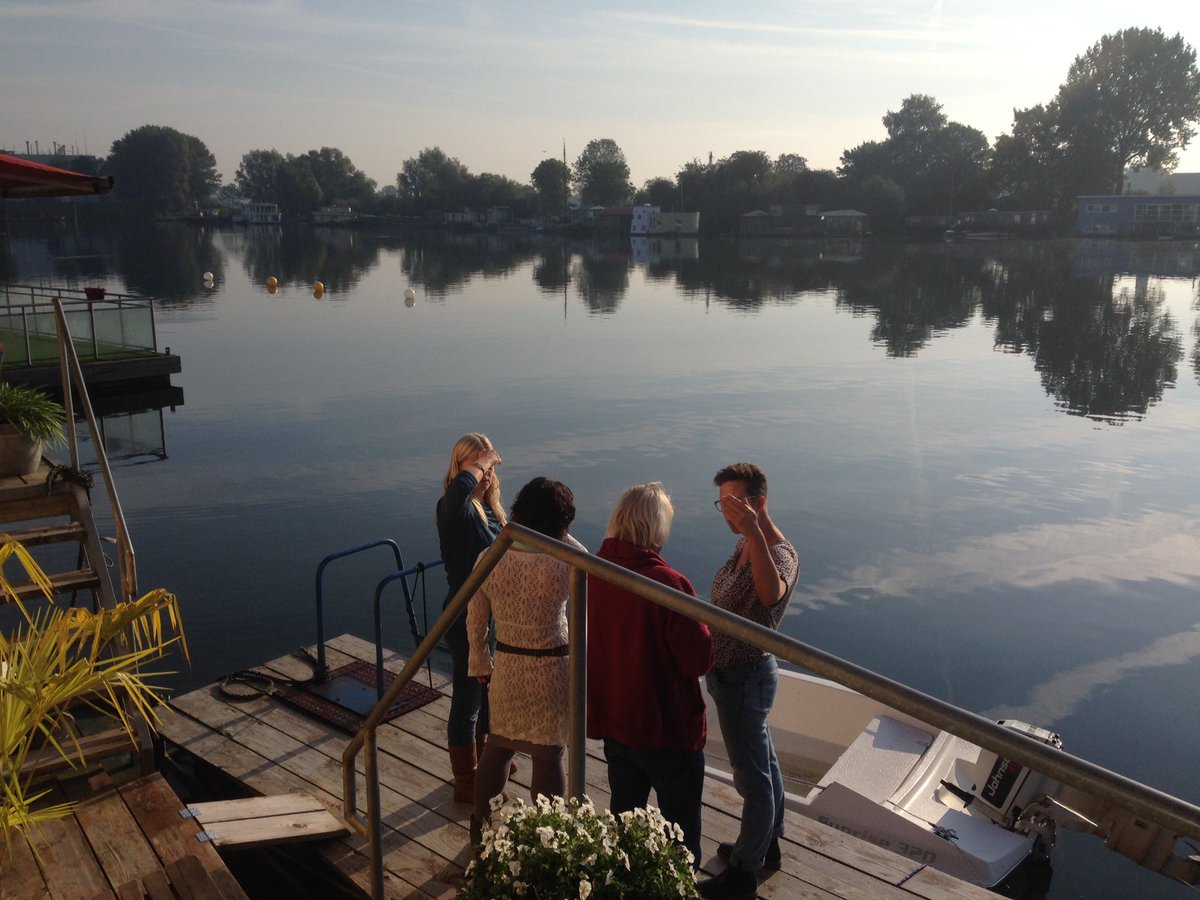 @JanVaessen <a href="/Denkbeeld/">Pauline M</a> <a href="/Raymondwitvoet/">Raymond Witvoet</a> <a href="/svankolfschoten/">SandravanKolfschoten</a> @lindacommandeur <a href="/AmyvanSon/">Amy van Son</a> <a href="/inspiratievrouw/">Maria Mazarakis-Levensverhalen</a> Retoriek van @janvaessen op de boot bij <a href="/Denkbeeld/">Pauline M</a> met <a href="/Raymondwitvoet/">Raymond Witvoet</a> <a href="/svankolfschoten/">SandravanKolfschoten</a> @lindacommandeur <a href="/AmyvanSon/">Amy van Son</a> <a href="/inspiratievrouw/">Maria Mazarakis-Levensverhalen</a>