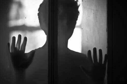 ابيات ضآعت لكن اذكر شطر بيت 
مآ كل مـن يفقَد ، يعوض غيآبهہ

         | - 💔   ءءُ ؟