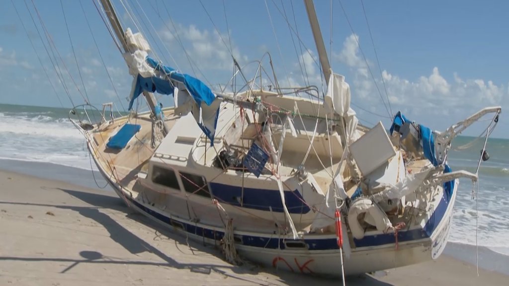WESH's tweet image. Key West-based boat washes ashore in Melbourne Beach days after Irma bit.ly/2fnbijA