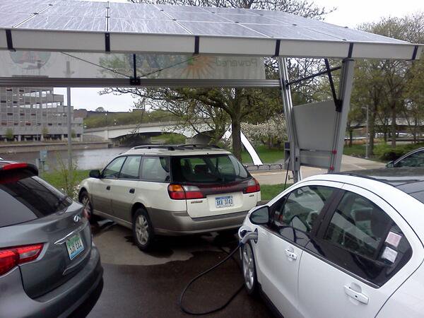 AmazingChevVolt's tweet photo. @WRVoltec +20
Throwback Mod To #ChevyVolt #FirstGenVolt MY 2011 / My 2012, @AmazingChevVolt, As You Can See Refueling #IcedCreamedSandwich
Very Cool! https://t.co/Cyl4qsMMya