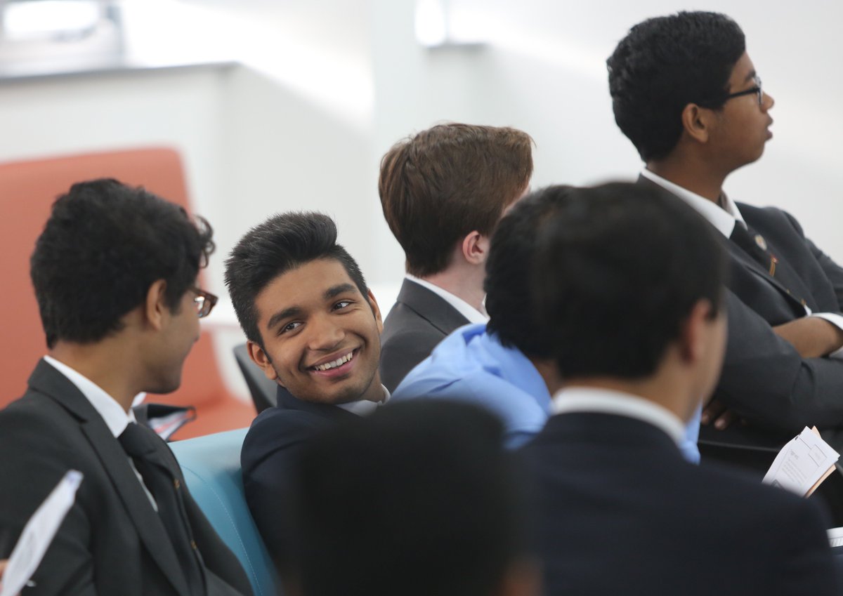 BablakeSchool's tweet photo. Our @6FormBablake (Y12) enjoyed a #StudySensei session in @BablakeLC this week, delivered by @ukelevate. #aceyourexams #hitthegroundrunning https://t.co/YjxDjUWWGS