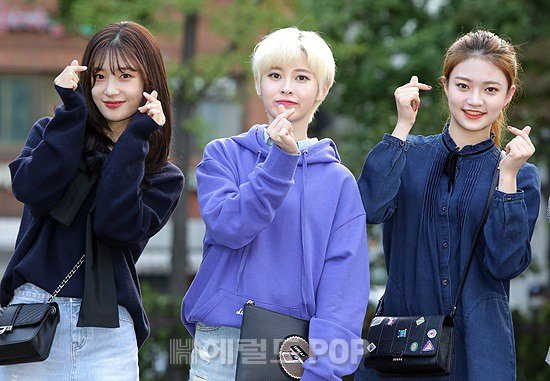 bbyeonnie's tweet photo. 170922 #다이아 #DIA #빈챈현스S #BCHCS | Going To Music Bank
#유니스 #기희현 #예빈 #정채연 #솜이
(45 pics : https://t.co/Ze7Gq9hP7F ) https://t.co/N1G7XDXbFF