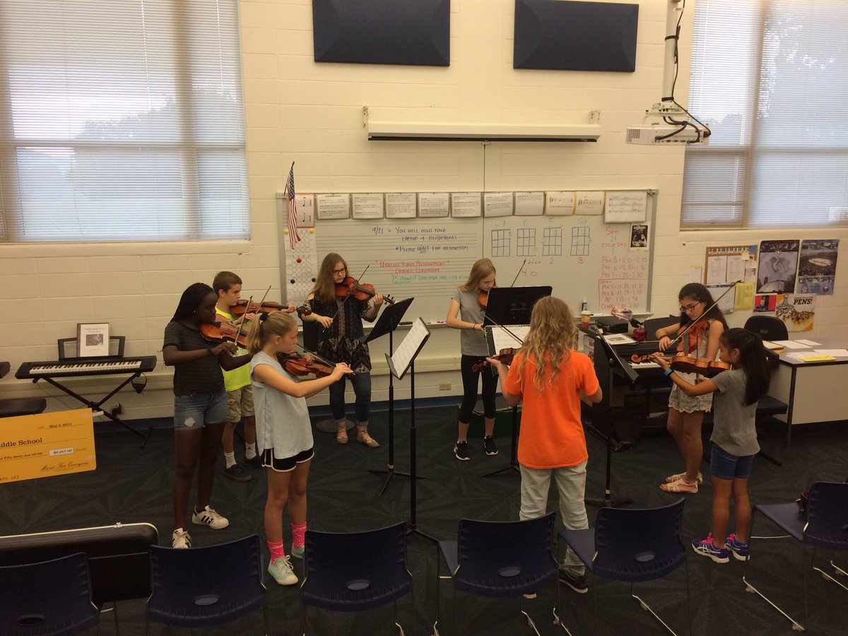 OrchPM's tweet image. Marticville violins starting off the end of the week with some beautiful music! Guest violinist Hannah S! 🎻