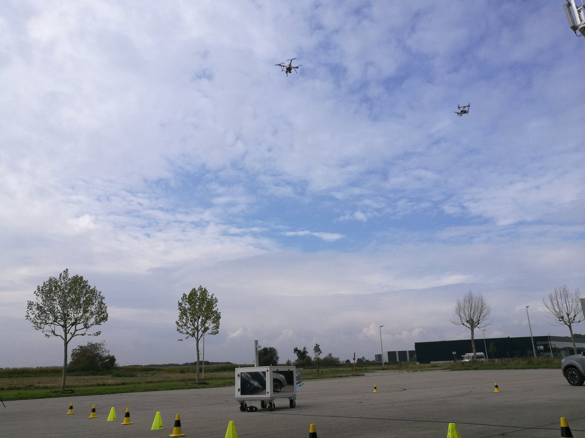 Drone_Partner's tweet photo. Demo #3Dsafeguard project @ @BEDronePort  First step completed. Mooie tool vr hulpdiensten #emergency https://t.co/JhwZsSMUuN