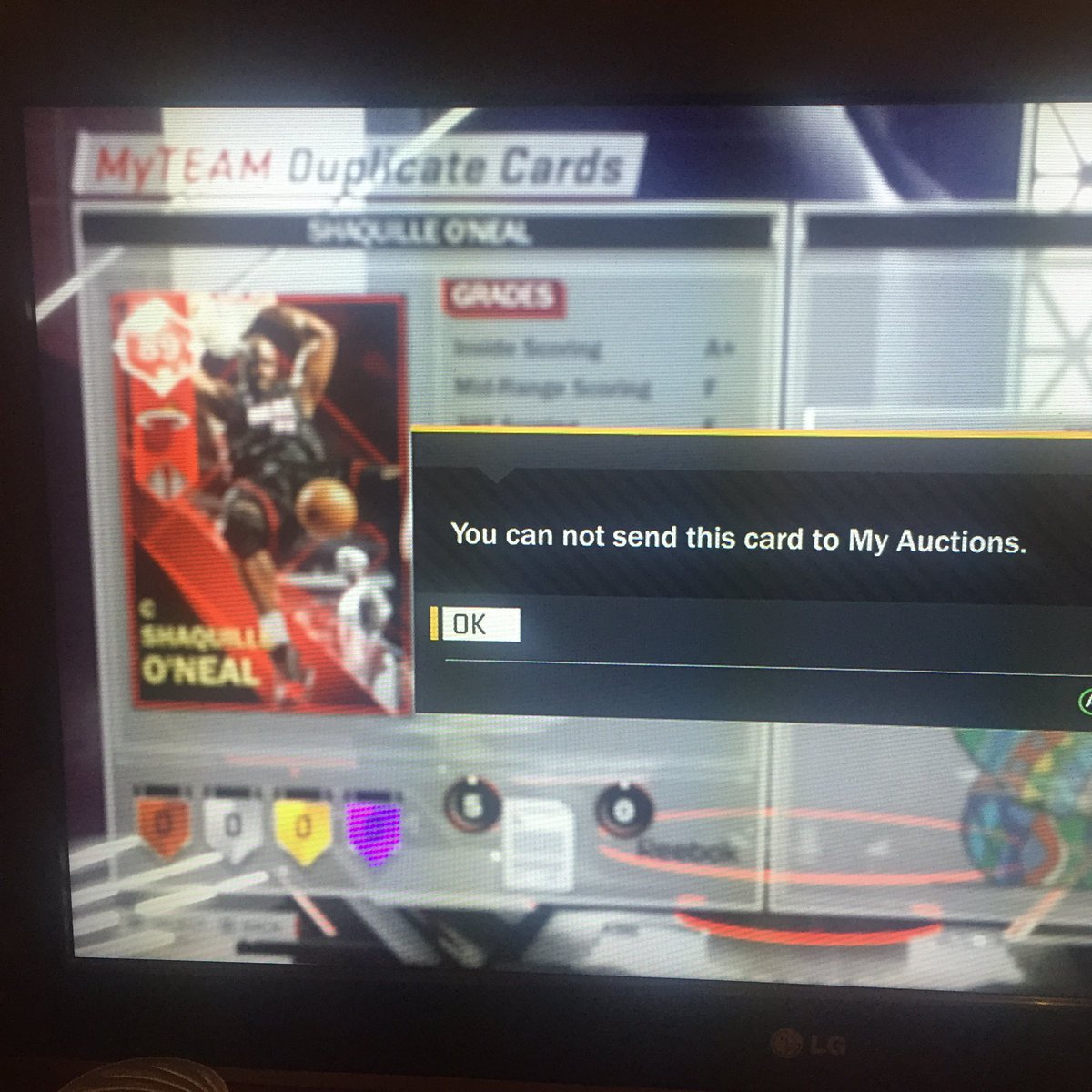Tee2795's tweet photo. @ItsShake4ndbake @NBA2kAustralian @2kAuctions @NBA2K_MyTEAM  @Ronnie2K I just got my weekly pack and it was dupes I could only quick sell https://t.co/dfW3osvdk2