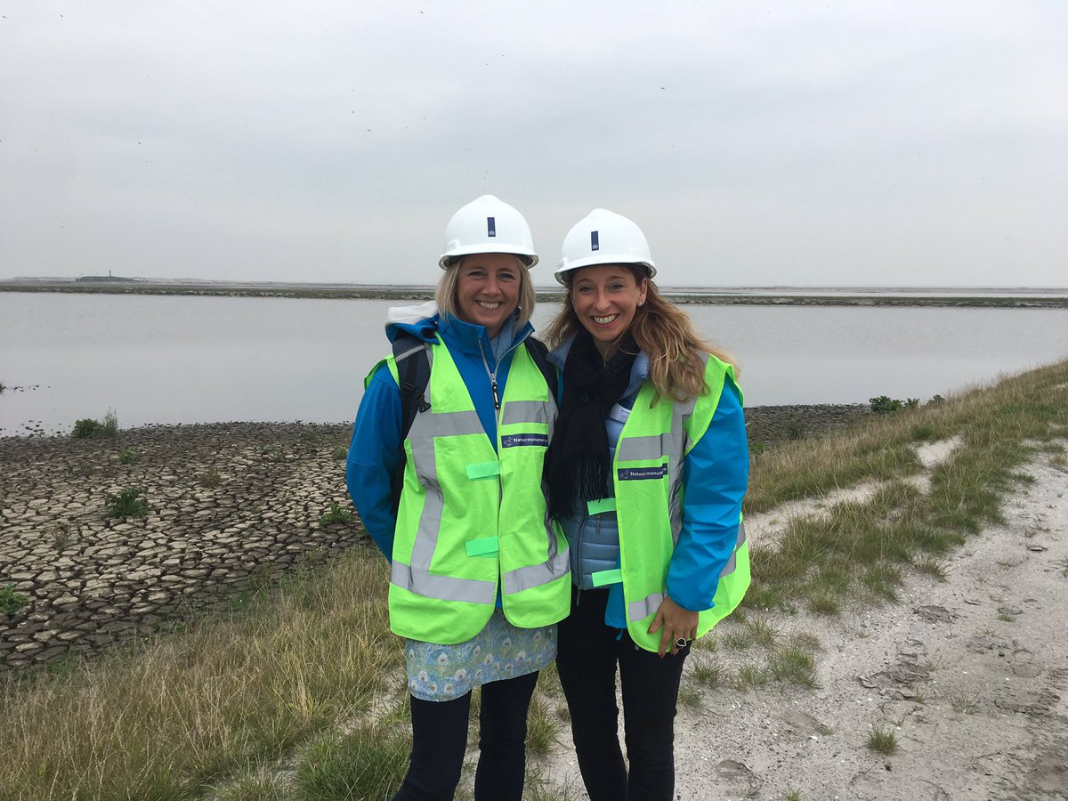 Burgemeester @InaAdema verwelkomt iedereen aan boord onderweg naar #markerwadden met  <a href="/ellyvwageningen/">Elly van Wageningen</a> <a href="/gem_Lelystad/">Gemeente Lelystad</a>