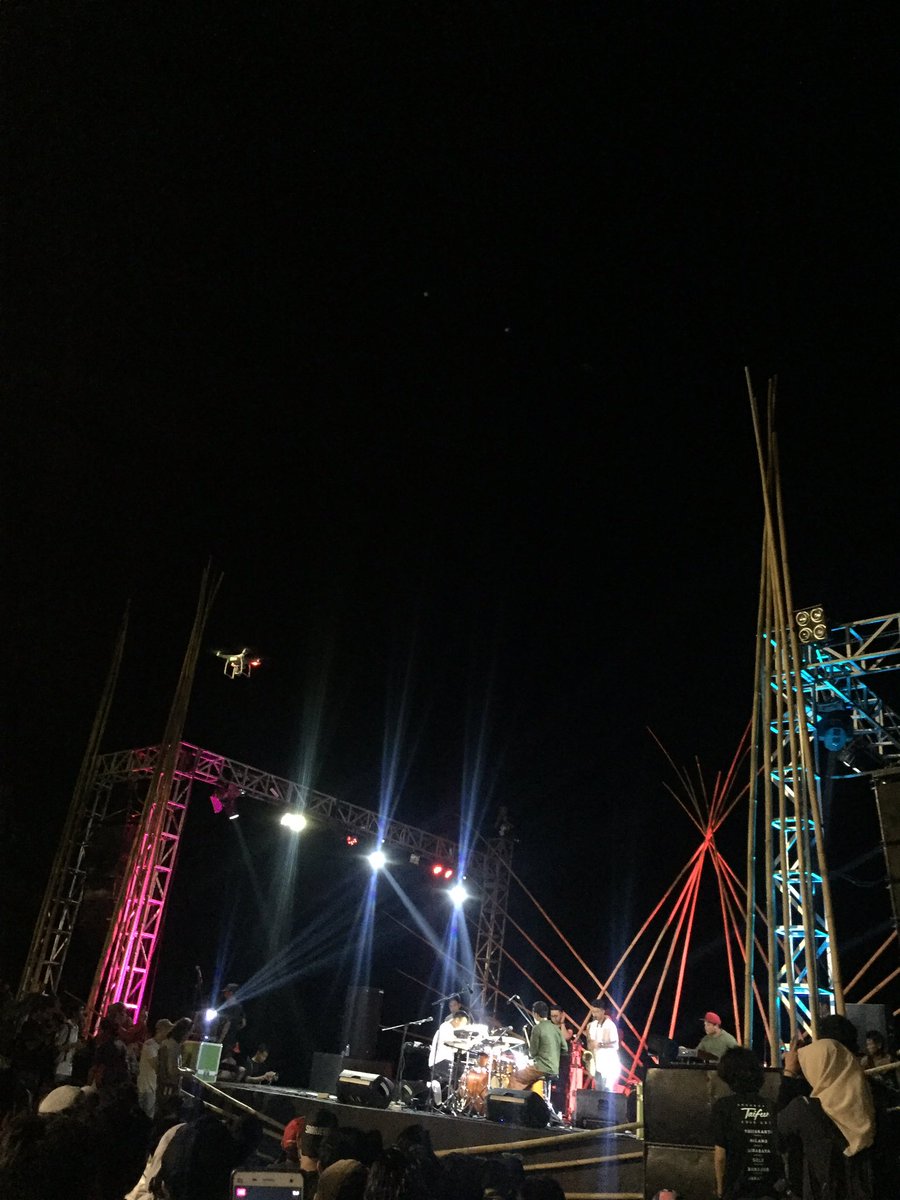 <a href="/DUADRUM/">duadrum</a> now on stage <a href="/Senggigi_Jazz/">Senggigi Sunset Jazz</a> damnnnn u gaes awesome #SenggigiSunsetJazz