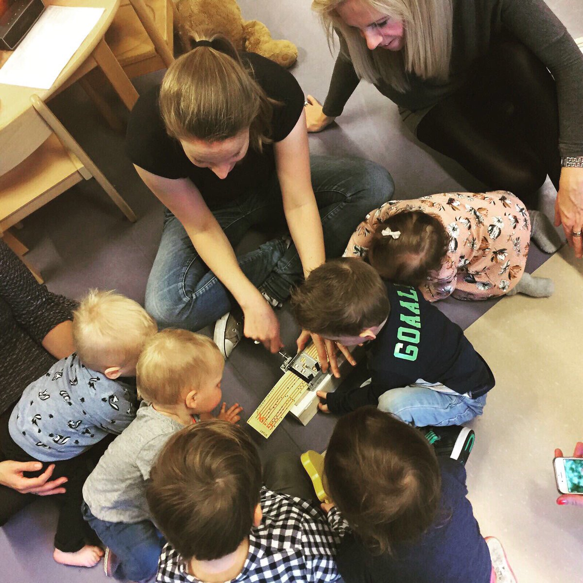 kc_haren's tweet photo. Wat een heerlijke muzikale ochtend in het #mamacafé, dank @muzikindjes hopelijk tot ziens op 27 oktober a.s. @ggdhvb @wijkderompert @Kanteel https://t.co/Sn7pQTulY3