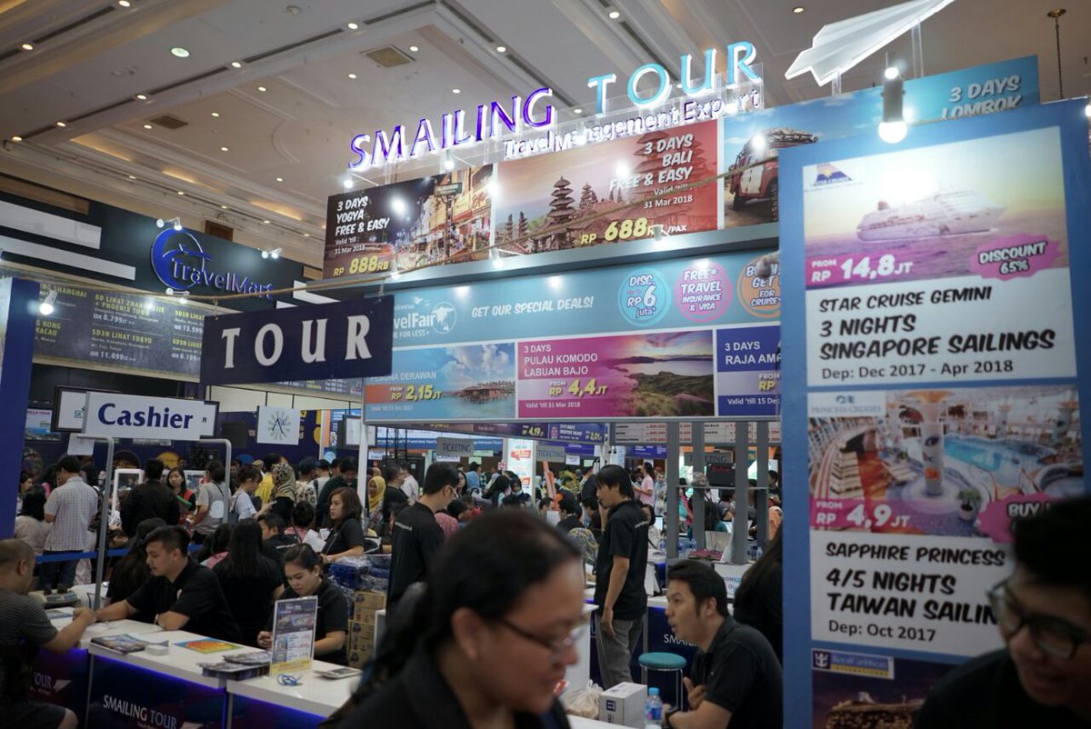 BNI's tweet photo. Suasana #GATF2017 di hari pertama. Yuk, datang ke GATF di JCC mulai hari ini sd 24 Sept 2017! Banyak promo BNI utk travellingmu #BNIatGATF https://t.co/kVSW8gGdT3