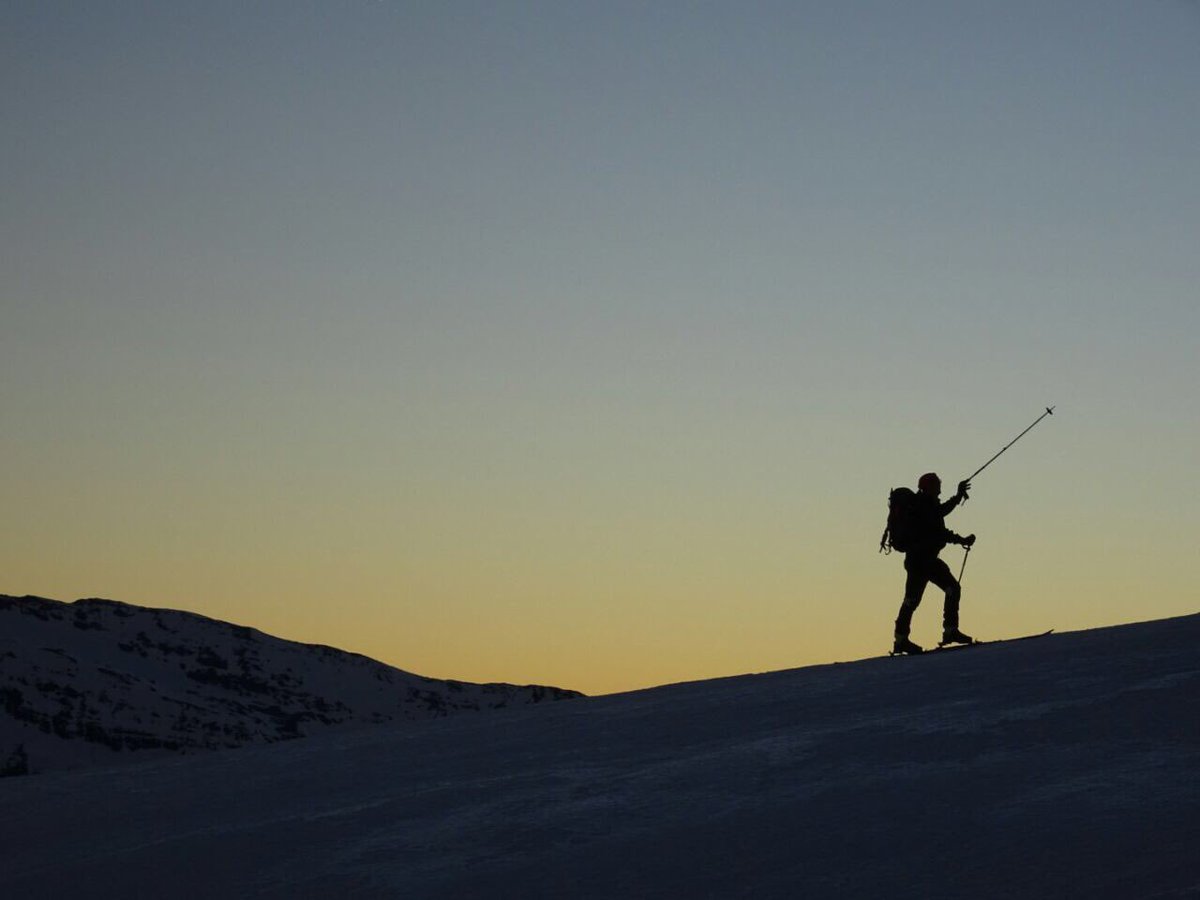 ME_Alpinschule's tweet photo. Perfekte Bedingungen auf den Vulkanen Chiles! 👌☃️☀️Wir 😋#bergespüren #mountainelements #skitouring @chiletravel #world #wide #mountains https://t.co/Fu9zyPVPZL