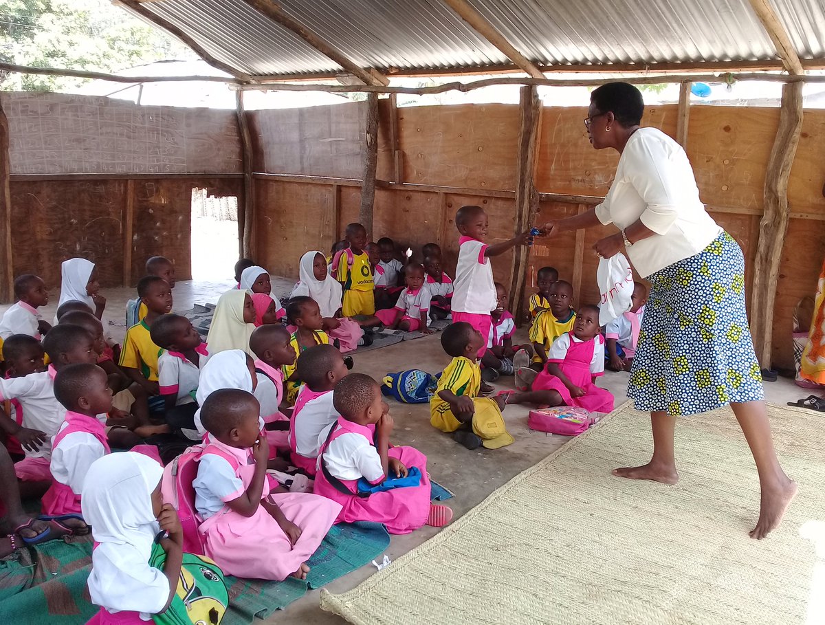 CVM_APAtanzania's tweet photo. #Bagamoyo Children Care Center in Nia Njema #Kindergarten #Students #School #education #Africa #Tanzania #prize #Balloon @CVM_AN @FOCSIV https://t.co/QL4IIPJMAt