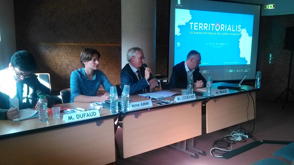 MaceAlmapama's tweet photo. 77èm congrès #sndgct#clermontferrand.Les ateliers : après la Laïcité, les DGS travaillent sur la Radicalisation https://t.co/nqafe0YWaF