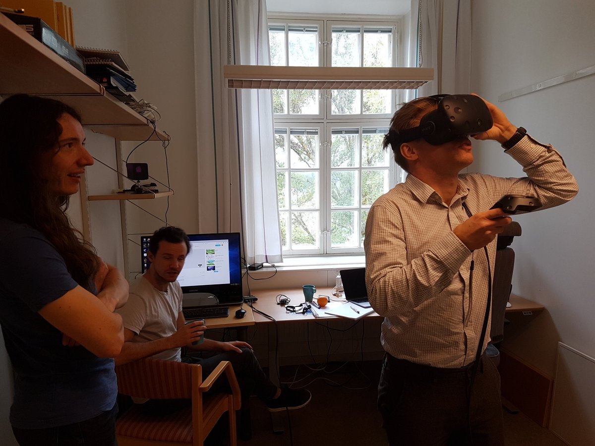 A_Hellander's tweet photo. Checking out our new VR models of spatial simulation trajectories. "I'm inside the mesh!", Stefan shouts excitedly.  #HellanderLab #HTCvive https://t.co/DDdwPqoXBf