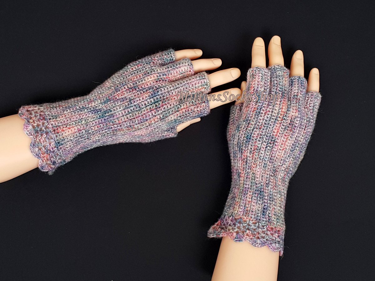 mittenssocks's tweet photo. https://t.co/R4IZ33j7mB #mittenssocksshop #etsyshop #Fingerlessgloves #handwarmers #armwarmers #crochet #wristwarmers #handmade #halffinger https://t.co/ryQoH5n8Mu