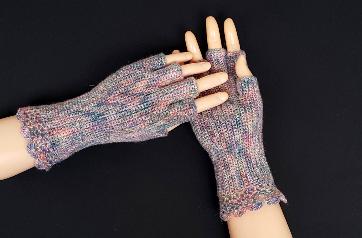mittenssocks's tweet photo. https://t.co/R4IZ33j7mB #mittenssocksshop #etsyshop #Fingerlessgloves #handwarmers #armwarmers #crochet #wristwarmers #handmade #halffinger https://t.co/ryQoH5n8Mu