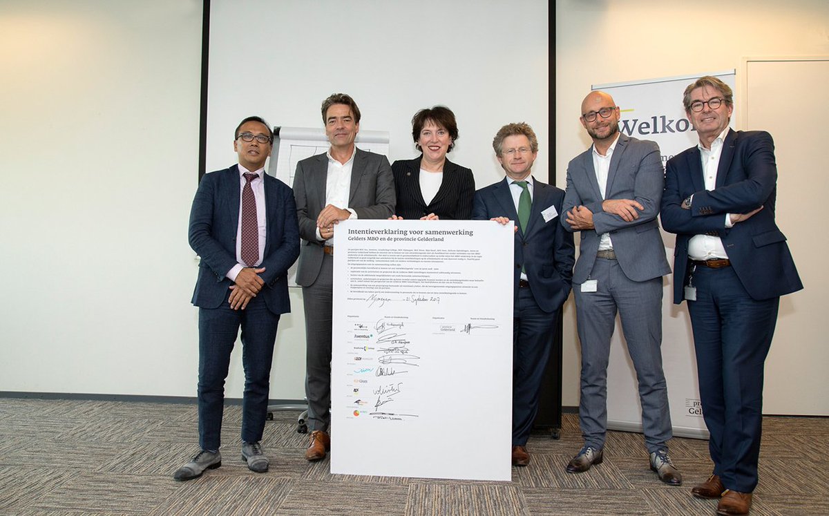 21/9 ondertekenden we met 9 MBO's intentieovereenkomst om vakonderwijs te stimuleren #onderwijsenarbeidsmarkt bit.ly/2yhqNNG