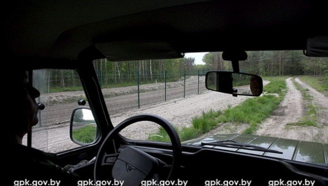 lovegrodno's tweet photo. Три жительницы Гродно, которые собирали ягоды и заблудились, провели ночь в пограничной зоне https://t.co/cIA3QOiLSI https://t.co/GjiUQgzpIv