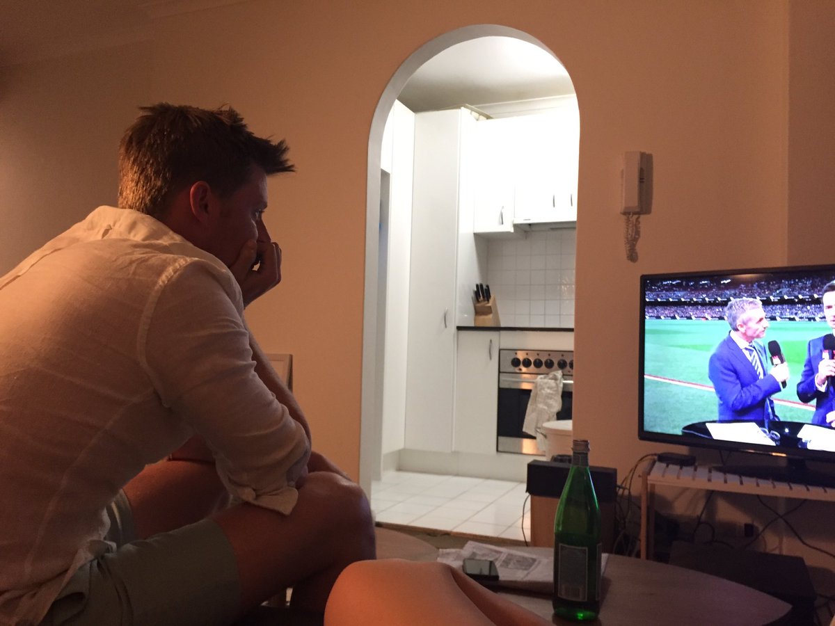 JessMillward9's tweet photo. Some solid nail chewing... and we're still half hour from bounce. #gocrows @JoelDry9 https://t.co/mTWALkTrE9