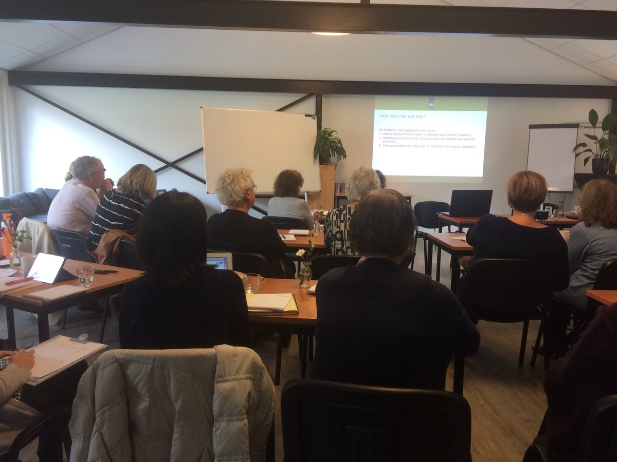 Inspecteur stimuleert profilering van jenaplanscholen: zorg er voor dat de schoolgids bol staat van jenaplan. Laat zien wat je visie is.