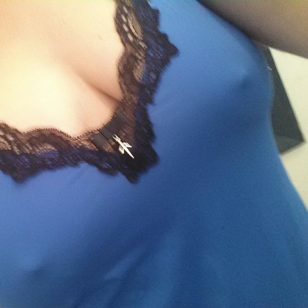 justsandrafyb's tweet image. #NouvellePhotoDeProfil
#VendrediSein 🍒 #TutTutLesRageux 💩
Cordialement. Bisous💋
(Cette PP s'auto-détruira à 00h)
(Bah oui on sera samedi )