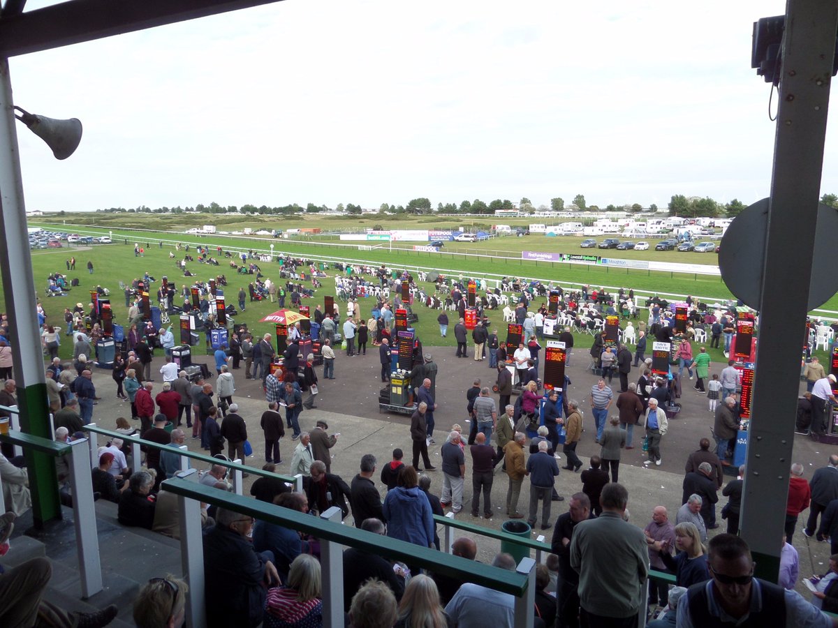 dem_author's tweet photo. Been to the Great Yarmouth Races 3-day Eastern Festival https://t.co/3rhOlATjto