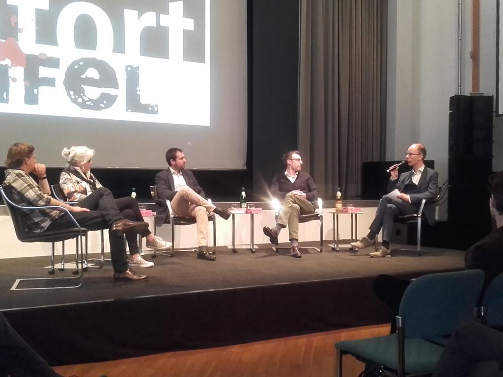 Rote Rosen oder Babylon Berlin? Podium bei #TatortEifel über den Mut bei Serien