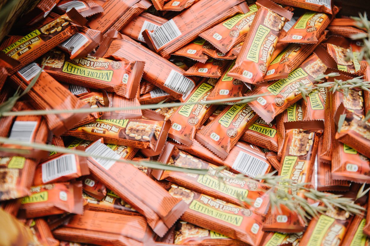 Last day in London handing out our Sweet &amp; Salty Nut bars, loved them? Get your £1 off coupon bit.do/sweetsaltynut #Blissfullydelicious