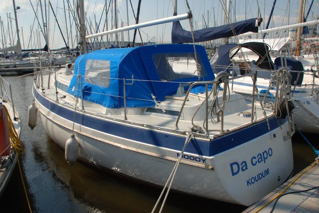 bootveiling's tweet photo. #Bootveiling 2 #zeilboten. #Moody 33 en een #Jeanneau Symphony 32 Klik https://t.co/HLaY5MpiRZ https://t.co/U3D4B3j3vf
