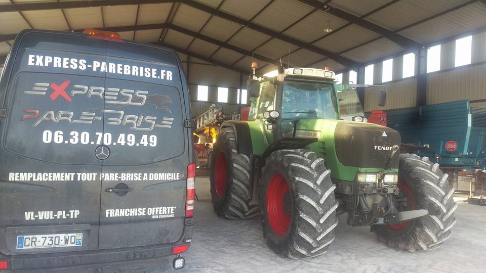 #Vendredi #Agriculture #TravauxPublics
#Tracteurs #Engins #Chantier #PareBrise remplacé
par <a href="/expressPB_57/">Express Pare Brise</a> #Liebherr
blog.hoptimiz.fr/express-pare-b…